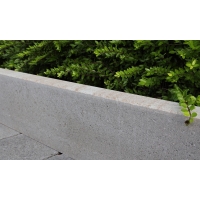 Friedl Raseneinfassungsstein100x20x5cm 60Stk/Pal. (N+F) mit Fase / Stk.