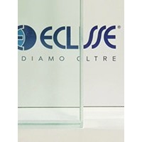Glas T&uuml;rblatt, Klarglas ESG 8mm, Kanten poliert,  inkl.aller erforderlichen Bohrungen,  sowie Silikon-Kantenschutz f&uuml;r Stirnseite.  Achtung: Umr&uuml;st-Set erforderlich!  Achtung: Massblatt erforderlich! Stocklichte 105x200